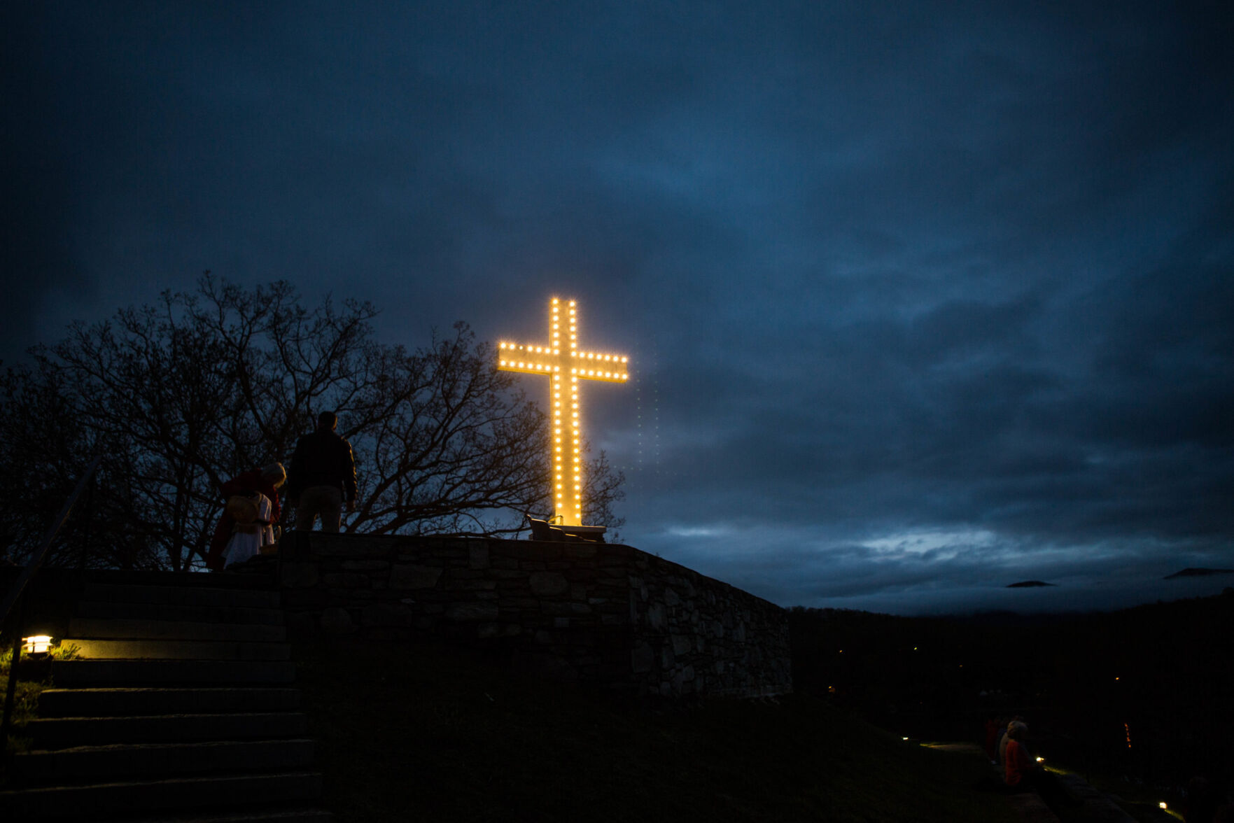Lake-Junaluska-Sunrise-Service-Cross-Lit-Before-Night-scaled.jpg